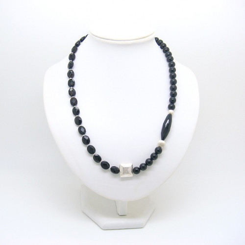 Collier onyx et biwa
