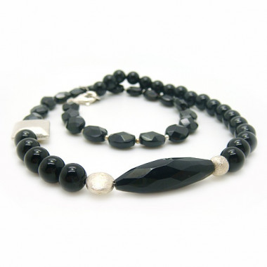 Collier onyx et biwa