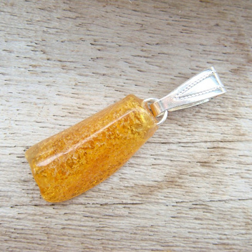 Pendentif ambre roule