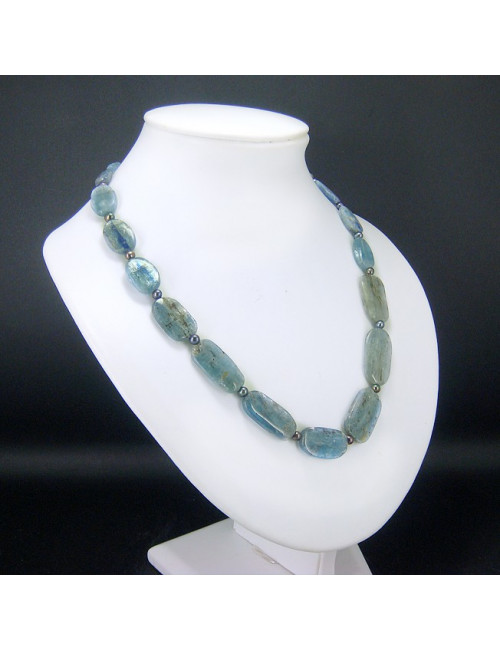 Collier cyanite