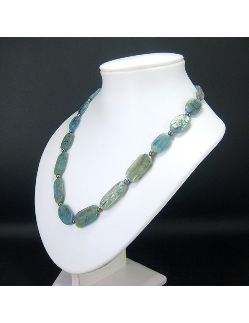 Collier cyanite