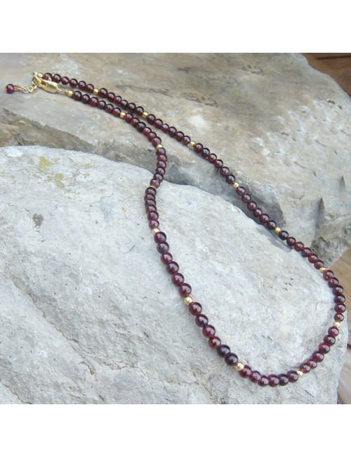 Collier grenat
