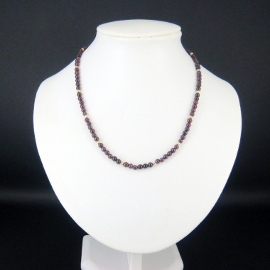 Collier grenat