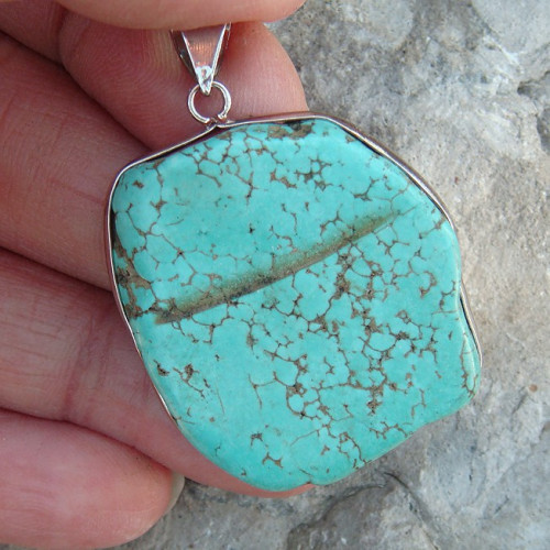 Grand pendentif en turquoise