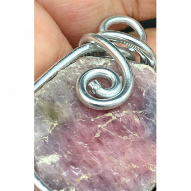 Rubis monté en pendentif