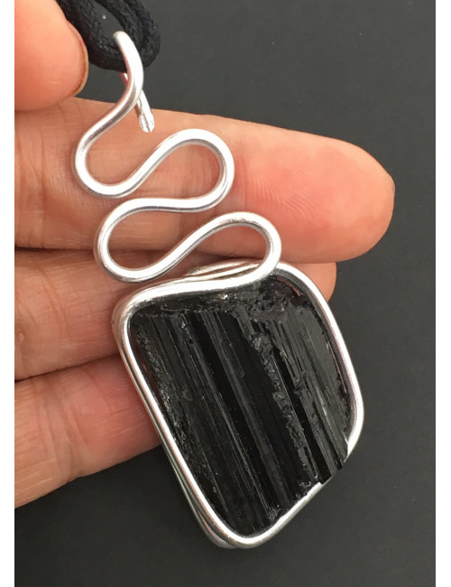 Pendentif énergétique lave et tourmaline noire