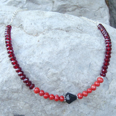 Collier chaîne grenat, corail et quartz fumé