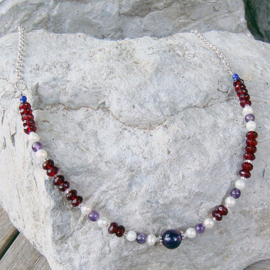 Collier chaîne grenat, corail et quartz fumé