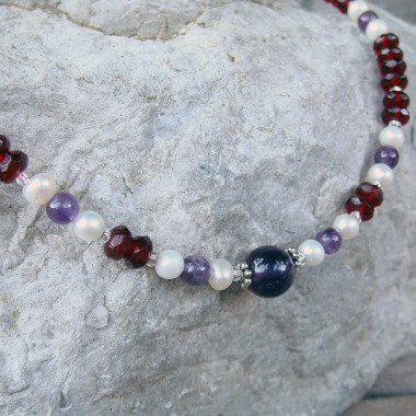 Collier chaîne grenat, corail et quartz fumé