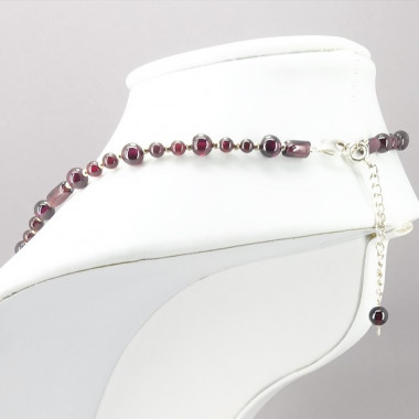 Collier grenat