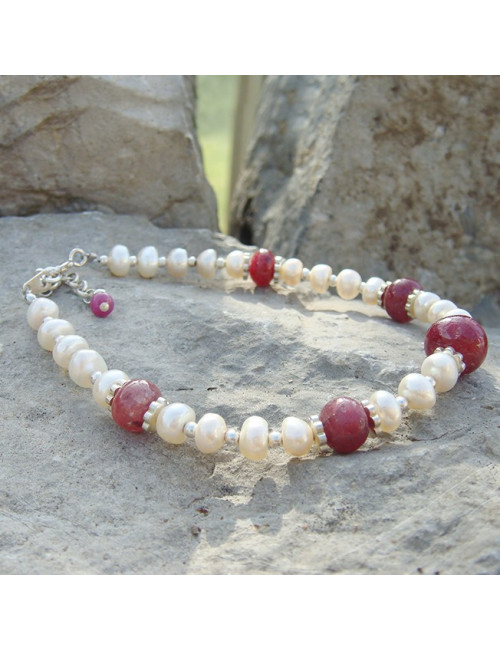 Bracelet en perles biwa et véritable rubis