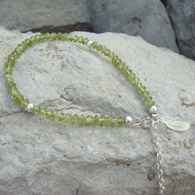 Bracelet fin en labradorite et grenat facetté