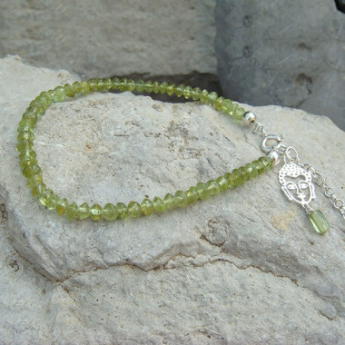 Bracelet fin en labradorite et grenat facetté