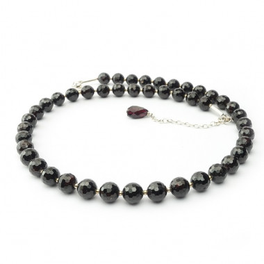 Collier grenat