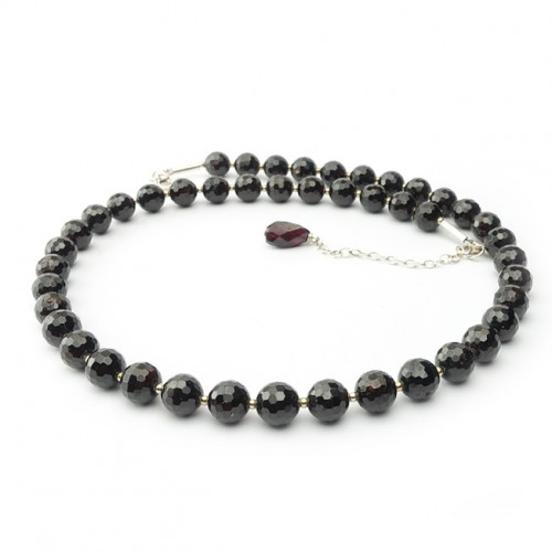 Collier grenat