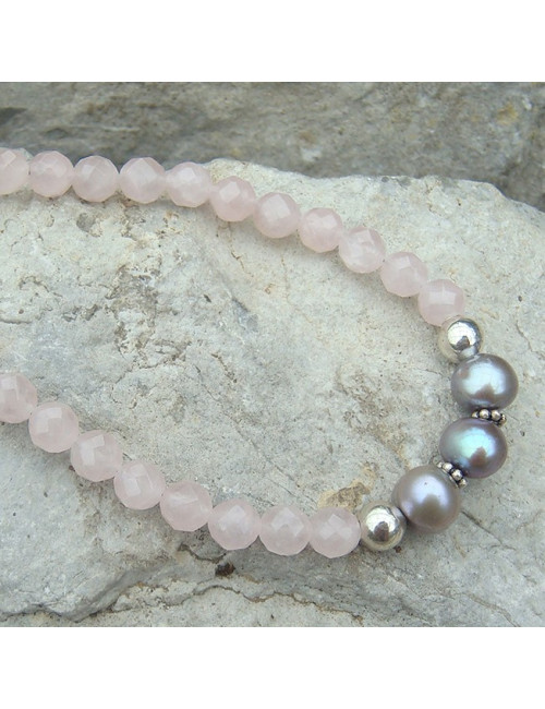 Bracelet  quartz rose et perles d'eau douce avec breloque coeur