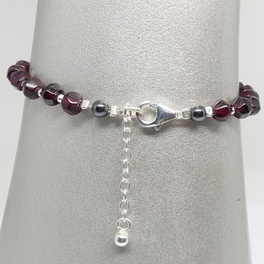 Bracelet grenat, onyx et turquoise, breloque "ancre"