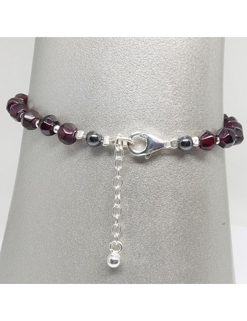 Bracelet grenat, perles facettées