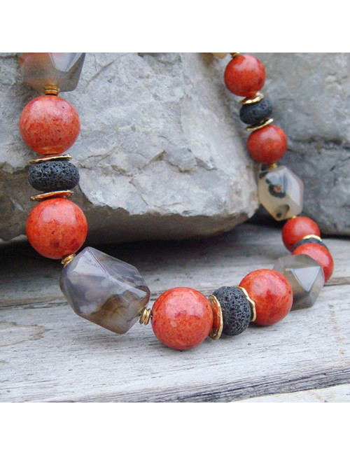 Agate, lave et gorgone, long collier