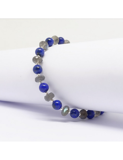 Lapis lazuli est la pierre de l'amitié et de vérité.