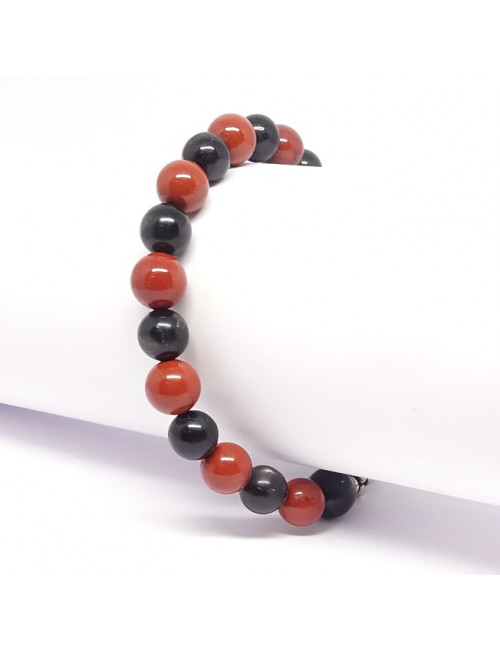 L'hypersthène aide à accepter les critiques, à maitriser notre susceptibilité, pour nous faire évoluer.