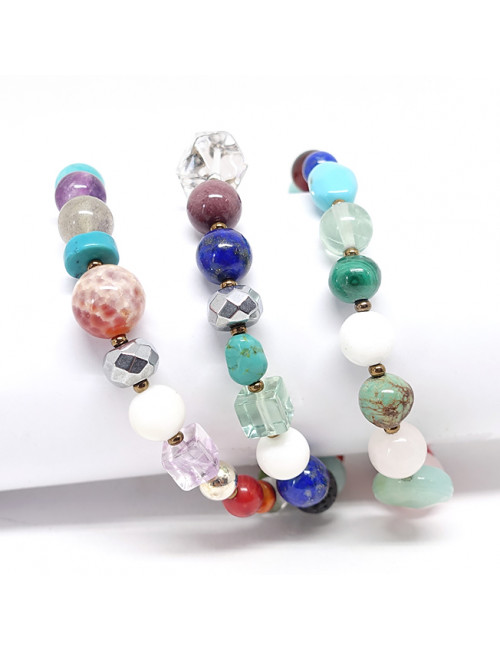 Bijoux soigneusement réalisés à la main avec de véritables pierres semi-précieuses et des finitions e argent 925.