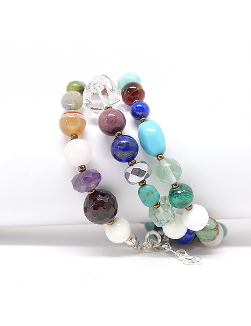 Bijoux soigneusement réalisés à la main avec de véritables pierres semi-précieuses et des finitions e argent 925.