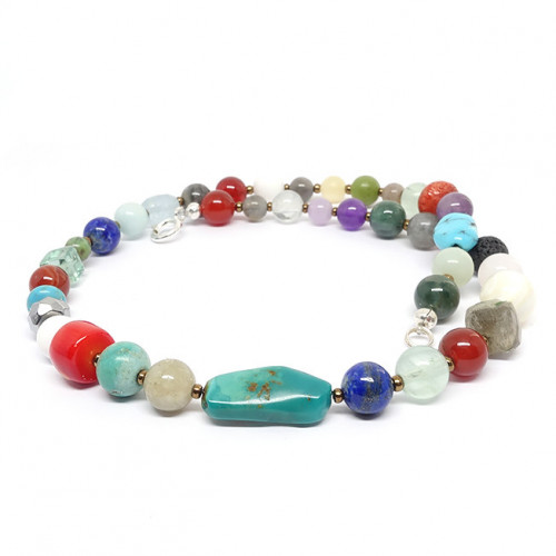 Collier de la collection Mahalo soigneusement réalisés à la main avec de véritables pierres semi-précieuses et des finitions e a