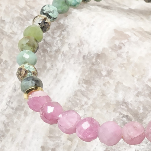 Chrysoprase et tourmaline rose facettées