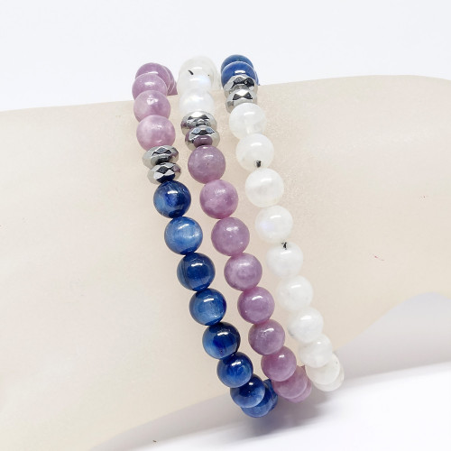 Cyanite, pierre de lune, lépidolite et hématite Cyanite, pierre de lune, lépidolite et hématite