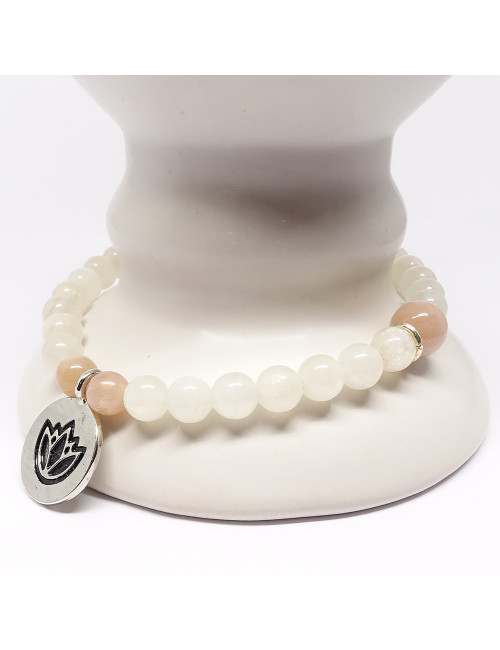 Pierre de lune et breloque lotus