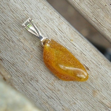 Pendentif ambre roule