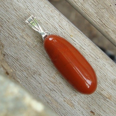 Pendentif jaspe rouge sur chaîne
