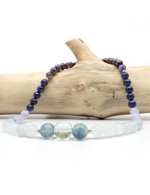 Fluorite, aigue-marine, calcédoine, lapis lazuli et charoïte