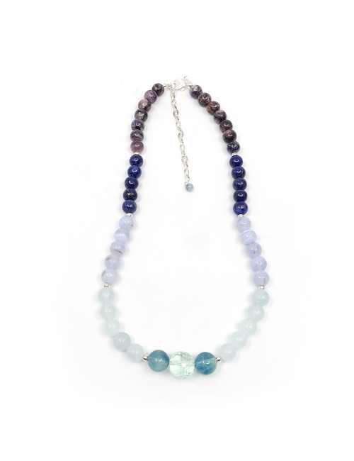 Fluorite, aigue-marine, calcédoine, lapis lazuli et charoïte