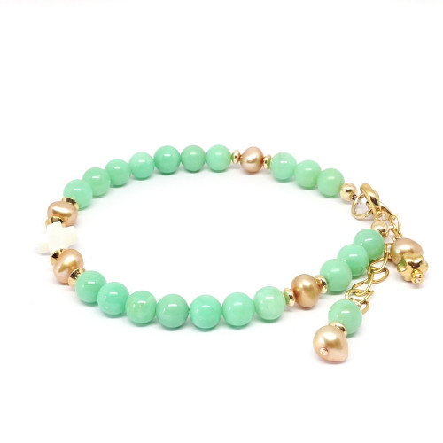 En dissipant les vibrations nocives ainsi que les idées noires, la chrysoprase apporte un sentiment de sécurité et de confiance