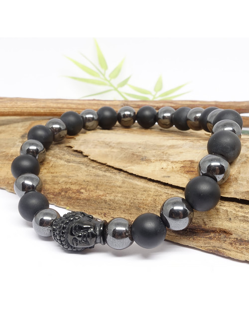 La tête de bouddha couronné de l'Ushnisha symbolise son accomplissement dans la confiance en tant que guide spirituel.