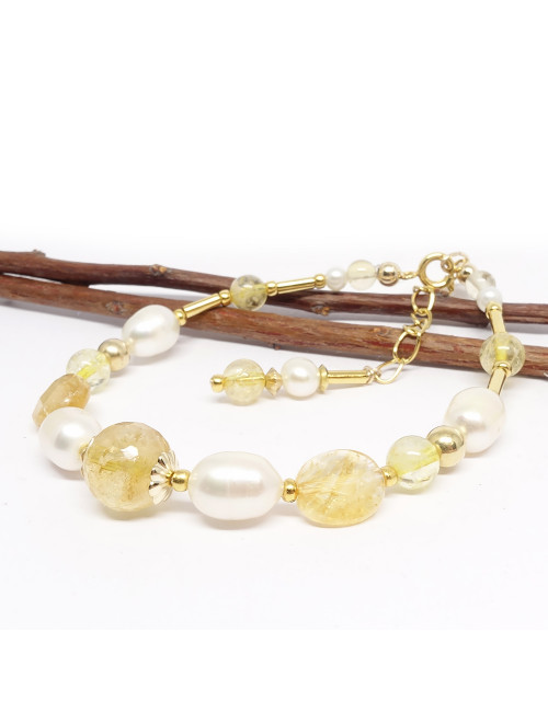 La citrine est une pierre du Chakra du Plexus Solaire. Probablement la pierre d'abondance la plus connue et la plus populaire.