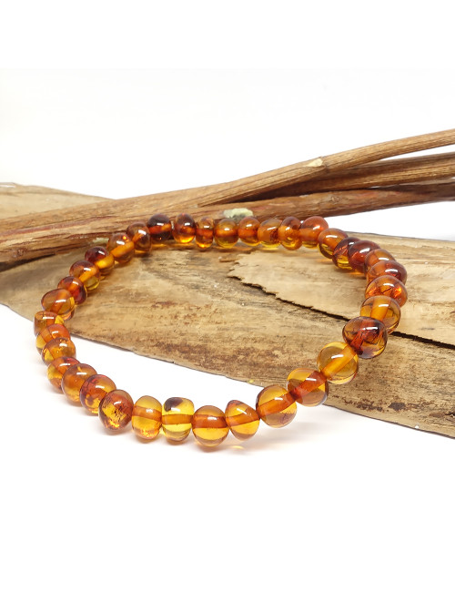 L’ambre de la baltique est une matière organique bénéficiant de nombreuses vertus en lithotherapie