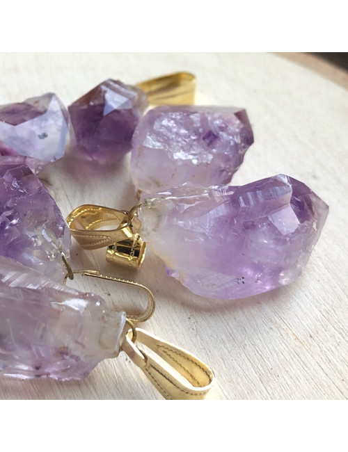 L’améthyste est une pierre très populaire en tant que cristal purifiant