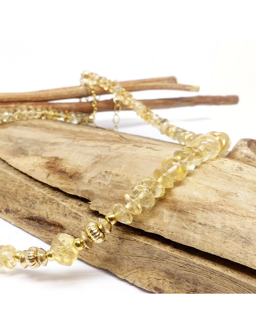 La citrine est une pierre du Chakra du Plexus Solaire. Probablement la pierre d'abondance la plus connue et la plus populaire.