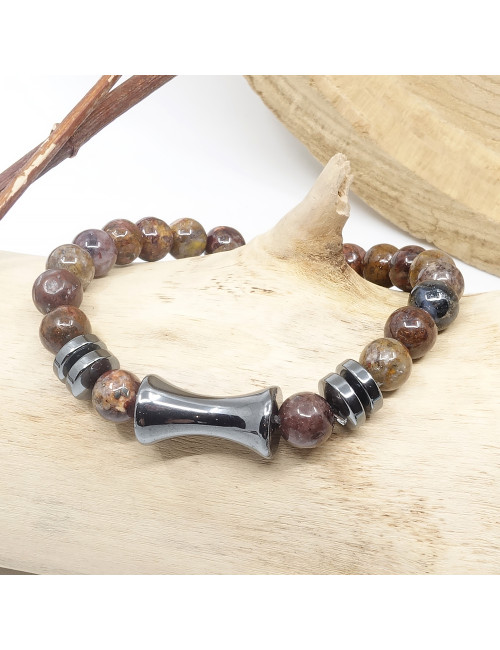 La pietersite aide à trouver l'équilibre entre nos désirs et la réalité quotidienne, en restant fidèle à nos valeurs.