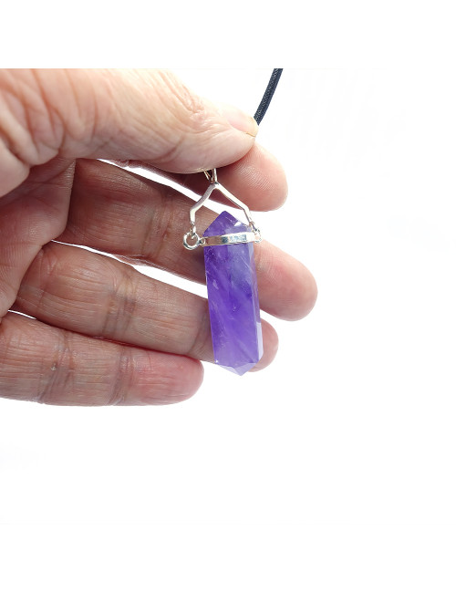 L'améthyste est une pierre précieuse spirituelle avec une vibration pure et élevée.
