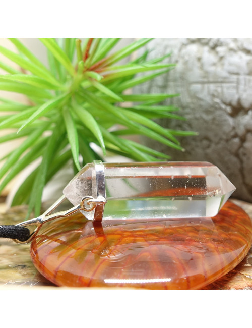 Le cristal de roche est la pierre de la spiritualité, de la conscience et de l'énergie.