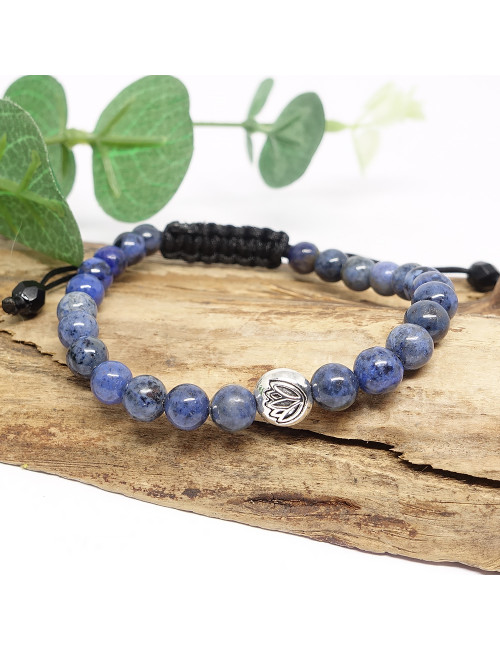 La dumortiérite est une pierre d"apaisement et de relaxation