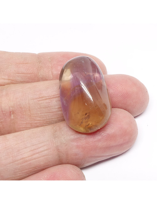 L’amétrine combat les états dépressifs.
Accroît l’acceptation des autres.