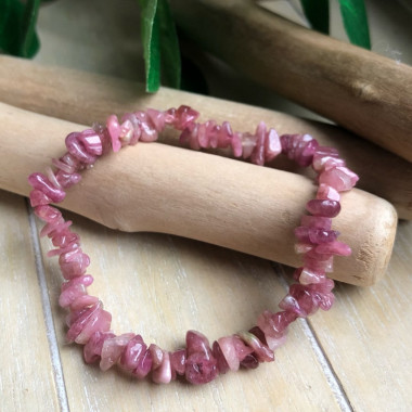 Bracelet baroque extensible en pierre de rubellite.