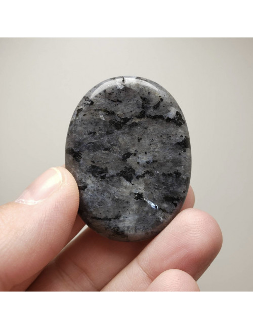 Galet pouce anti-stress Larvikite pierre semi précieuse