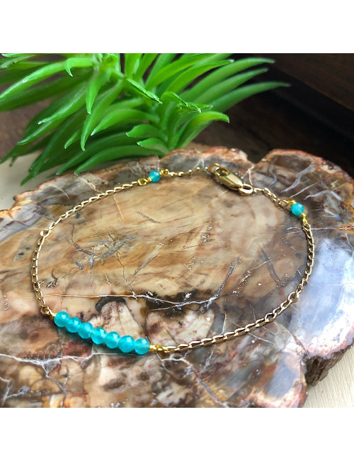 Ce bracelet fin et raffiné en pierre amazonite - Pierre de la vérité