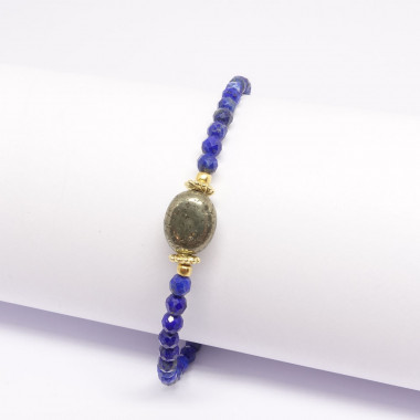Lapis Lazuli, en tant que cristal de guérison, libère rapidement le stress, apportant une paix profonde.